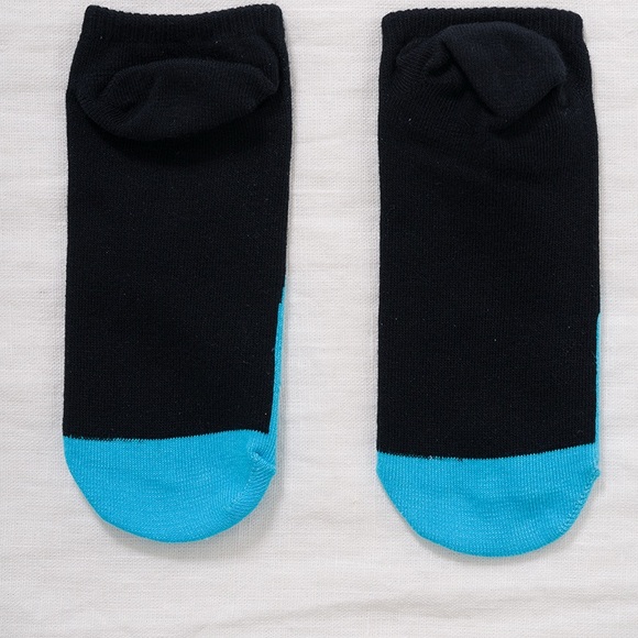 Zenana Outfitters 3 pairs Dalmatian surf socks in black, white, and grey - Picture 4 of 8